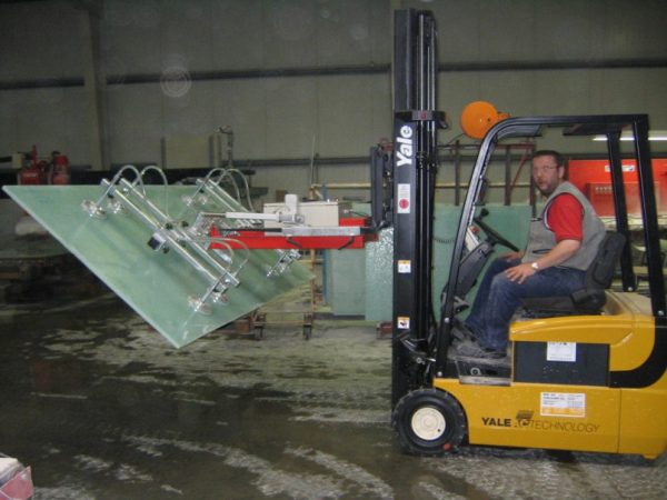 Vacuum Fork Truck lifting